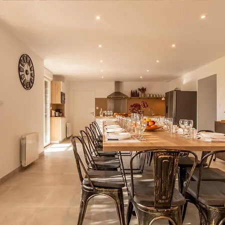 Groupe 21 Pers - Ideal Famille Amis Pro - Atelier Ludique - Espace Receptiion Seminaire - 30 Mn Puydufou Nueil-sous-les-Aubiers